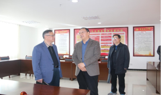 省委常委、省總工會主席馬吉孝等一行蒞臨青海物產(chǎn)集團公司視察，調(diào)研指導道路貨運企業(yè)建會、貨運司機入會等工作