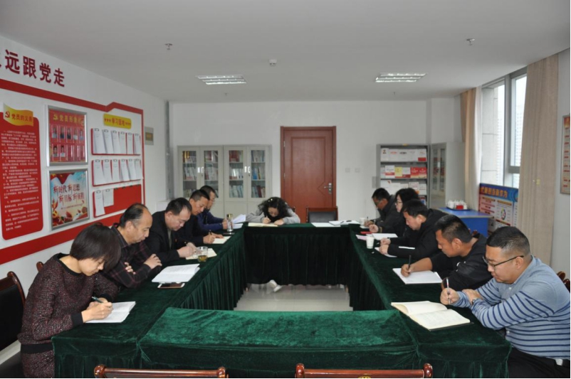 銘記&ldquo;生命線&rdquo;、分清&ldquo;是非線&rdquo; 修筑&ldquo;防腐線&rdquo;、不踩&ldquo;高壓線&rdquo;