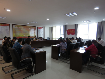 領(lǐng)會精神實質(zhì)，迅速掀起學(xué)習(xí)宣傳貫徹團的十八大精神熱潮